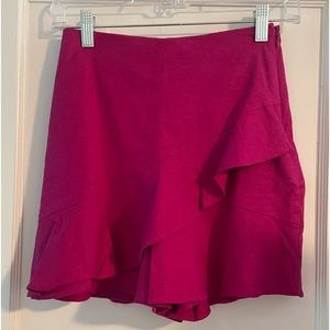 NWT EXPRESS Magenta Pink, Ruffled, Skort in size 00.